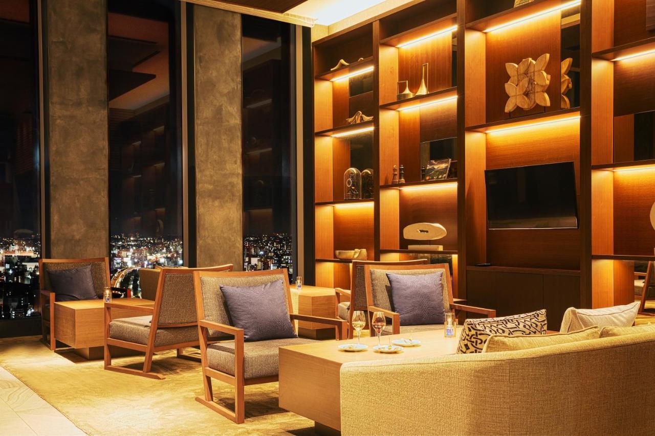 Nagoya Prince Hotel Sky Tower Exteriér fotografie The lounge at the 39th floor